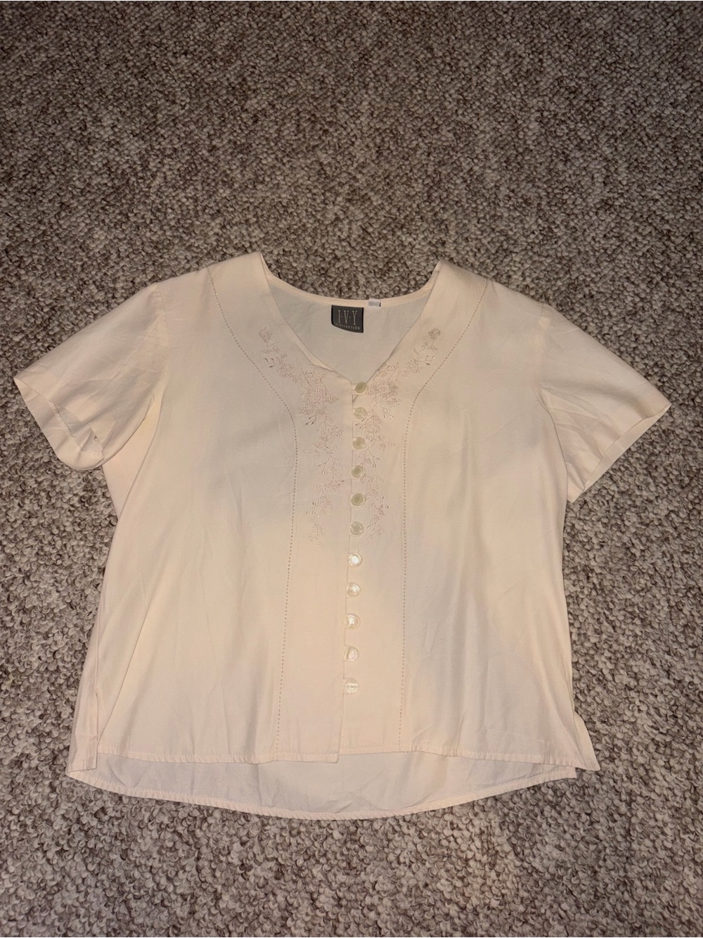 Ivy Collection Cream Embroidered Short-Sleeve Button Blouse